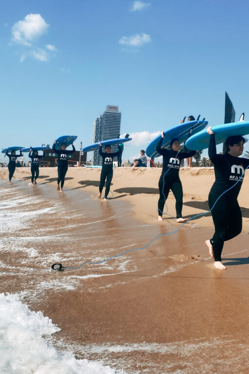 Alumnos del curso de surf